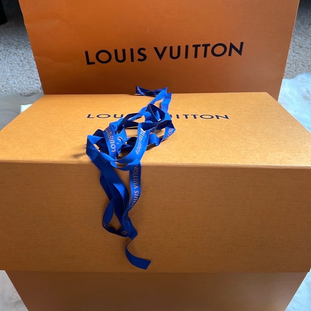 Louis Vuitton Riverside